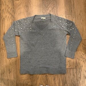 Entro Gray V-Neck Sweater with Pearl Details